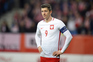 Agent Lewandowskiego rozmawiał z PSG?