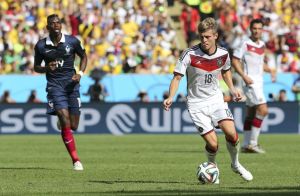 Błąd Neuera i Niemcy przegrywają z Francją 0:2!