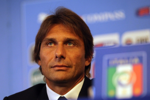 Mazzarri i Conte uścisną sobie ręce, ale przyjaciółmi nie są