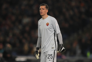 Szczęsny w ogniu krytyki. "Stracił głowę przy golu na 0:2, który pozbawił Romę nadziei na LM" [VIDEO]