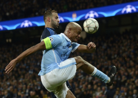 Kompany zagra ze Swansea? "Jestem bardzo zadowolony z jego powrotu"