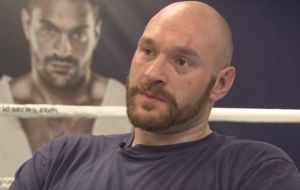 Zwycięski powrót Fury'ego. Jego rywal się poddał