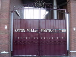 Kluczowy piłkarz Aston Villi przedłużył kontrakt z klubem