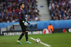 Vertonghen: Lloris musi zostać w Tottenhamie