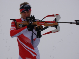 Najlepsza polska biathlonistka trenuje poza kadrą