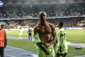 Liverpool traci punkty, City wygrywa. Brutalny faul Fernandinho [VIDEO]