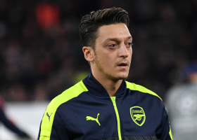Oezil wciąż chory. Nie zagrał z Bournemouth z powodu grypy