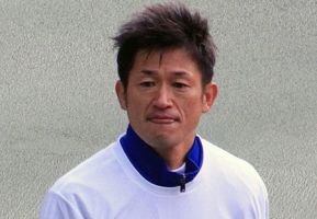 49-letni Miura rok dłużej z Jokohama FC