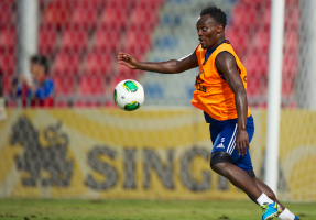 Michael Essien piłkarzem klubu z Indonezji