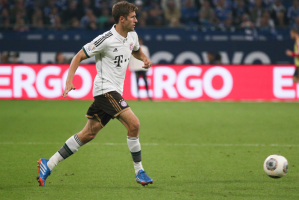 Bayern przegrywa z Realem i gra w "10"! Lewandowski poza składem