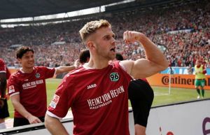 Niemcy: Sobiech wszedł w końcówce, Hannover 96 pokonał Eintracht i został liderem