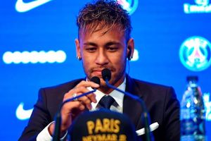 "Złota klatka" albo zdrada stulecia. Czy Neymar odejdzie do Realu?