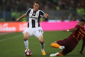 Lichtsteiner kontuzjowany. Jego występ z SSC Napoli niepewny