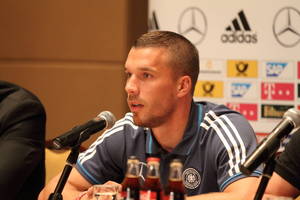 Podolski żartuje z transferu do Górnika Zabrze. "Muszą mi zapewnić warunki do otwarcia punktów z kebabem"