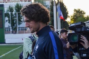Barcelona i PSG rozmawiają o przyszłości Adriena Rabiot