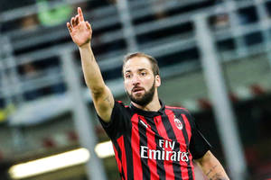 Dyrektor Milanu: Chelsea nie złożyła oferty za Higuaina