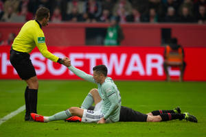 Działacz Herthy kpi z Lewandowskiego. "Udawał umierającego łabędzia"
