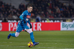 Napoli wyszarpało trzy punkty w meczu z Sassuolo. Asysta Zielińskiego, przytomny ruch Milika [WIDEO]