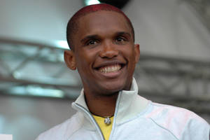 Samuel Eto’o komplementuje byłego kolegę z drużyny. “Jeśli nie będzie trenował Barcelony, zabiję go”
