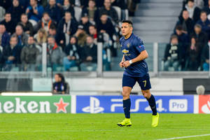 Alexis Sanchez odejdzie z Manchesteru United? Chce go gigant La Liga