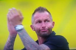 Wzruszające chwile na stadionie Legii. Arkadiuszowi Malarzowi łamał się głos [WIDEO]