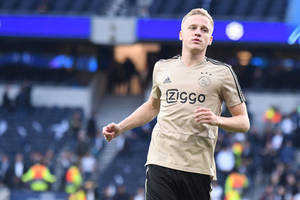 Donny van de Beek wybrał klub, do którego chce trafić. Transfer po sezonie