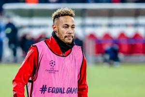 Przedstawiciele PSG spotkali się z paryskimi ultrasami. Prosili ich o brak agresji wobec Neymara