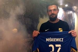 Były bramkarz Wisły Kraków zaprezentowany jako nowy zawodnik... klubu z "okręgówki"