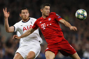 Jest Robert Lewandowski, nie ma Cristiano Ronaldo. Znany portal wybrał jedenastkę pierwszej części sezonu