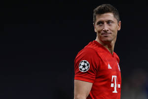 (Bel)Grad goli Lewandowskiego, nowy kumpel Mourinho i Szymon Marciniak znów w akcji. Co wiemy po LM?