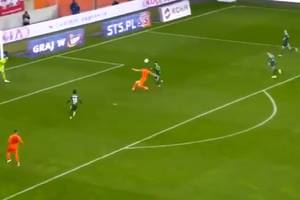 Gol Polaka w stylu kung-fu! Zagłębie Lubin lepsze od Śląska Wrocław [WIDEO]
