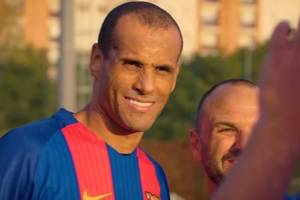 Legenda FC Barcelony inwestuje w klub. Stworzy duet z byłym piłkarzem… Realu Madryt