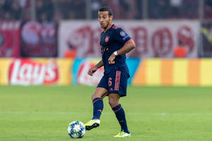 Bayern Monachium spodziewa się oferty za Thiago. Kolejny klub w grze o Hiszpana