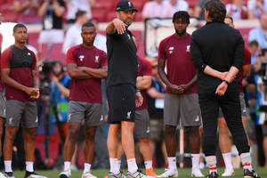 "Kluby zwalniające pracowników, powinny dostać zakaz transferów"