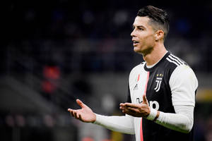 Holenderski trener krytykuje stan finansów w futbolu. "To szalone, że Cristiano Ronaldo zostaje miliarderem"