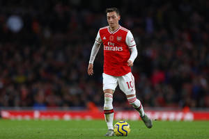 Mesut Oeził łączony z klubem ze Stambułu. Prezydent Turcji pomoże w transferze?