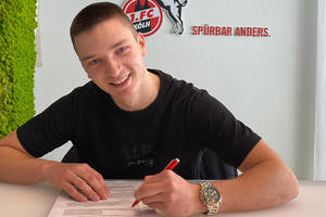 Noah Katterbach podpisał nową umowę z FC Koeln. "Mam bardzo dobre relacje z trenerem"