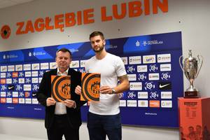 Piłkarz Zagłębia Lubin przeszedł operację. Nie zagra co najmniej przez dwa miesiące