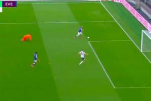 Carlo Ancelotti przechytrzył Jose Mourinho. Fatalne pudło Richarlisona bez konsekwencji [WIDEO]
