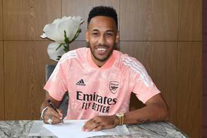 Oficjalnie: Pierre-Emerick Aubameyang przedłużył kontrakt z Arsenalem! Gabończyk zostaje w Londynie