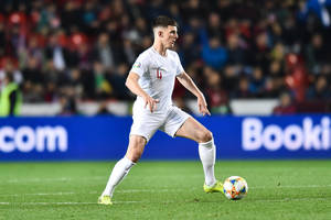 Manchester United gotowy na wyłożenie wielkich pieniędzy za pomocnika. Piłkarz wolałby transfer do Chelsea