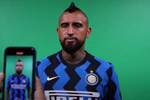Wyrzucony z Barcelony, waleczny jak zawsze, opanowany jak nigdy. Król Arturo Vidal tajną bronią Antonio Conte