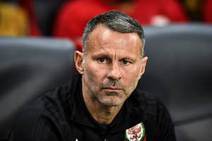 Giggs znów trenuje. Teraz zmierzy się z Manchesterem City