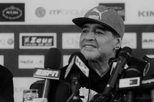 Diego Maradona patronem stadionu Napoli? Księża protestują przeciwko pomysłowi burmistrza miasta