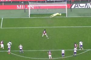 Bartłomiej Drągowski wybronił rzut karny w meczu z AC Milan! "Rossoneri" i tak jednak wygrali [WIDEO]