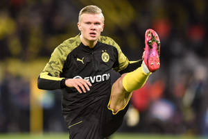 Dwaj giganci chcą wydać fortunę na Haalanda, wielka wymiana na linii PSG-Juventus? [Przegląd Transferowy]