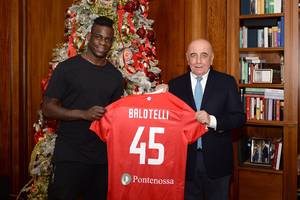 Mario Balotelli podpisał kontrakt z nowym klubem. Zagra w Serie B