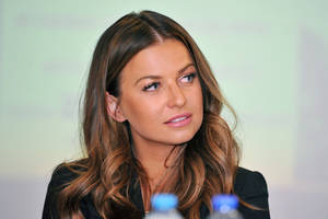 Anna Lewandowska wodzi za nos ws. transferu męża do FC Barcelony. "Uwaga, rozpoczynam naukę hiszpańskiego!"