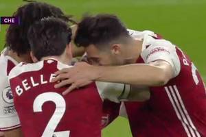 Arsenal wreszcie się obudził i pokonał Chelsea! Przepiękne gole Xhaki i Saki w derbach Londynu [WIDEO]