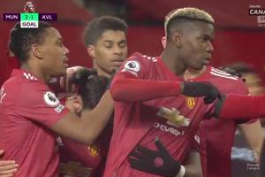 Manchester United pokonał Aston Villę. Paul Pogba i Bruno Fernandes pokazali klasę [WIDEO]